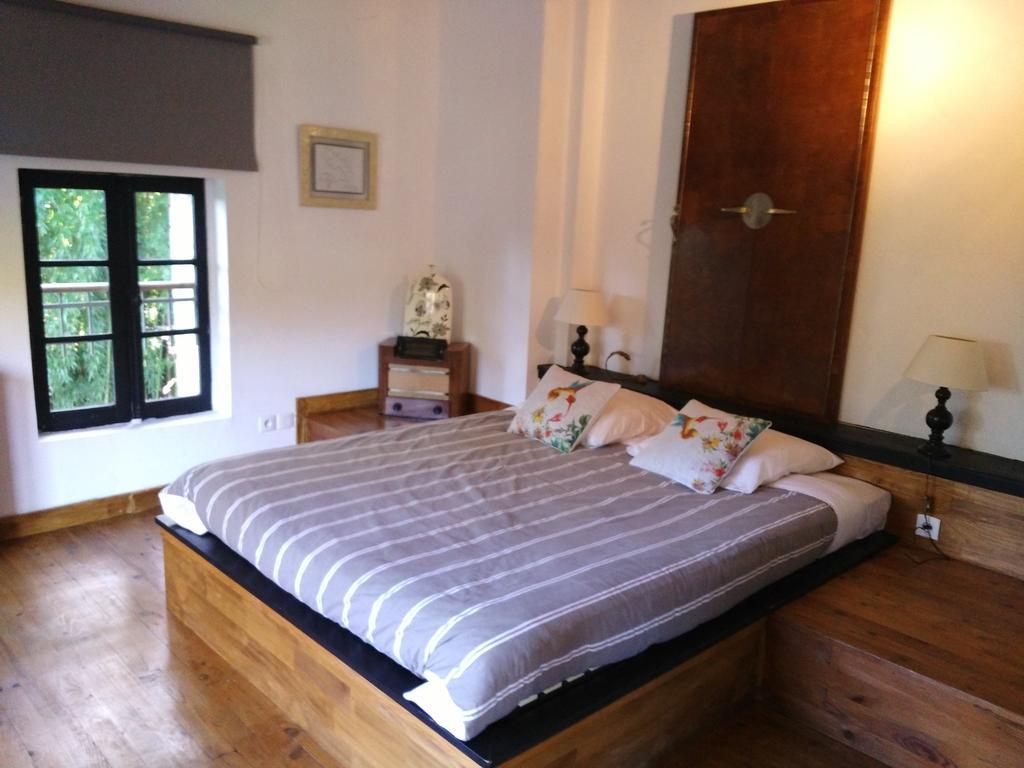 Chambre D'Hotes Le Moulin De Moulis ภายนอก รูปภาพ