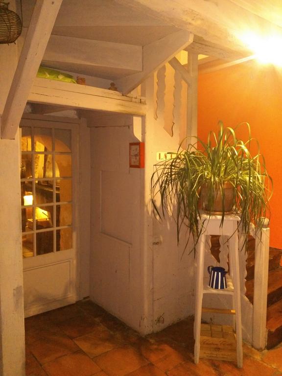 Chambre D'Hotes Le Moulin De Moulis ภายนอก รูปภาพ
